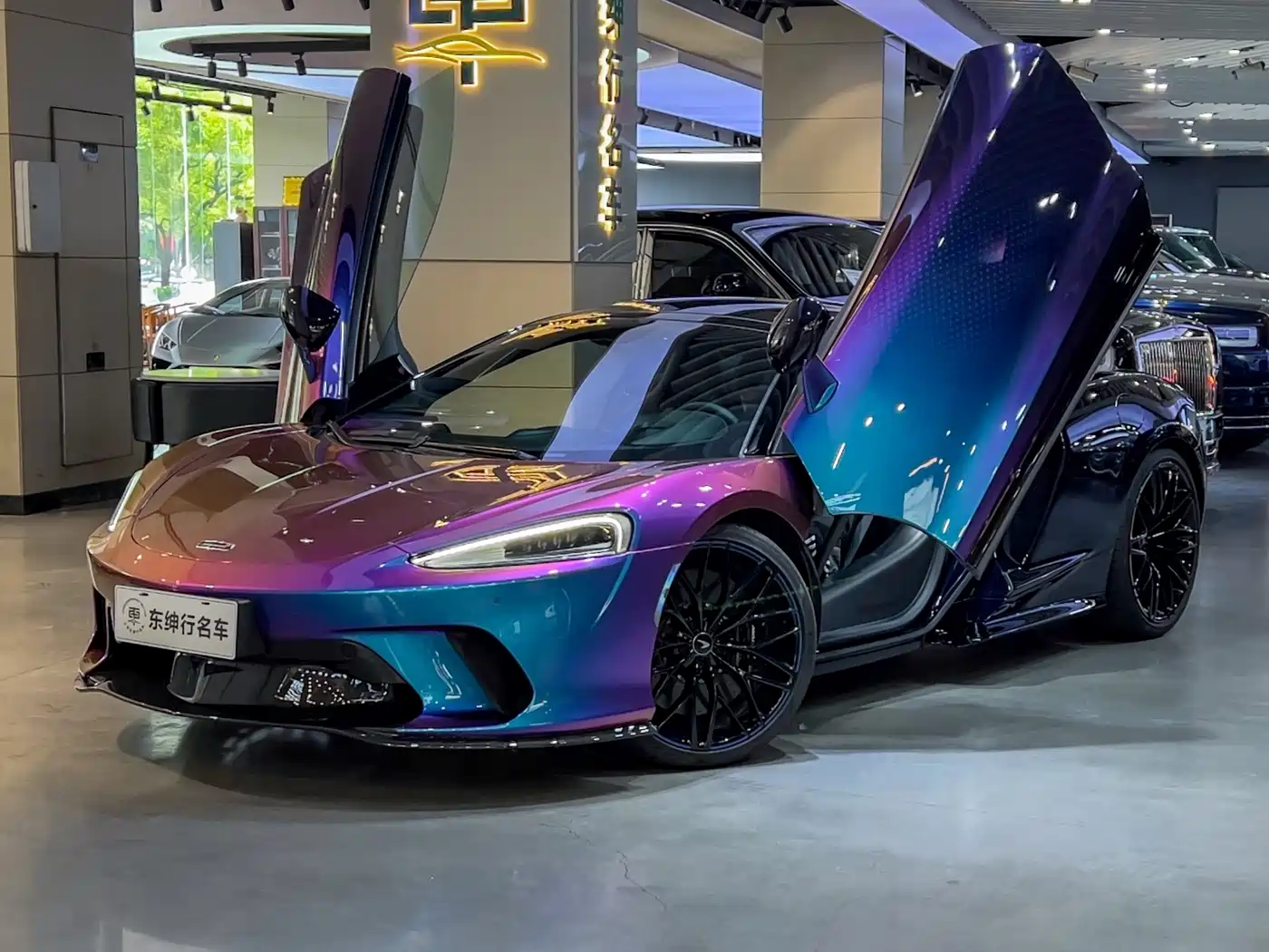2023 McLaren GT