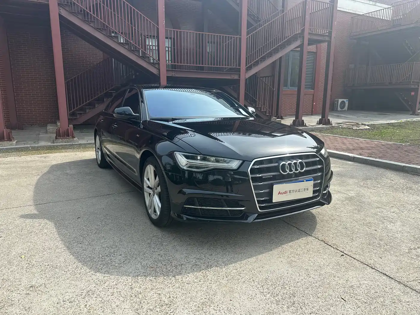 Audi A6L 2018 30th Anniversary 45 TFSI quattro Sport фото 3