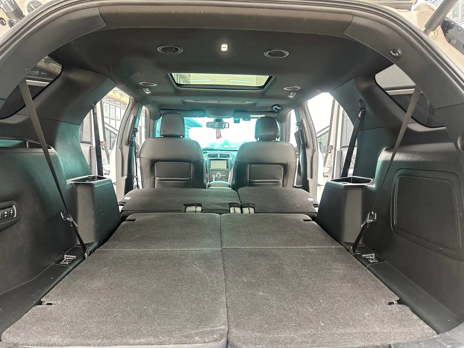Фото 17 - Ford Explorer (Import)