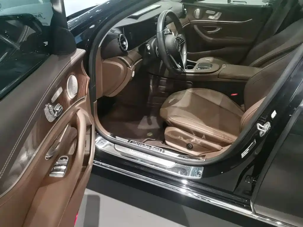 Mercedes-Benz E-Class 2023 E 300 L Sport Luxury фото 23