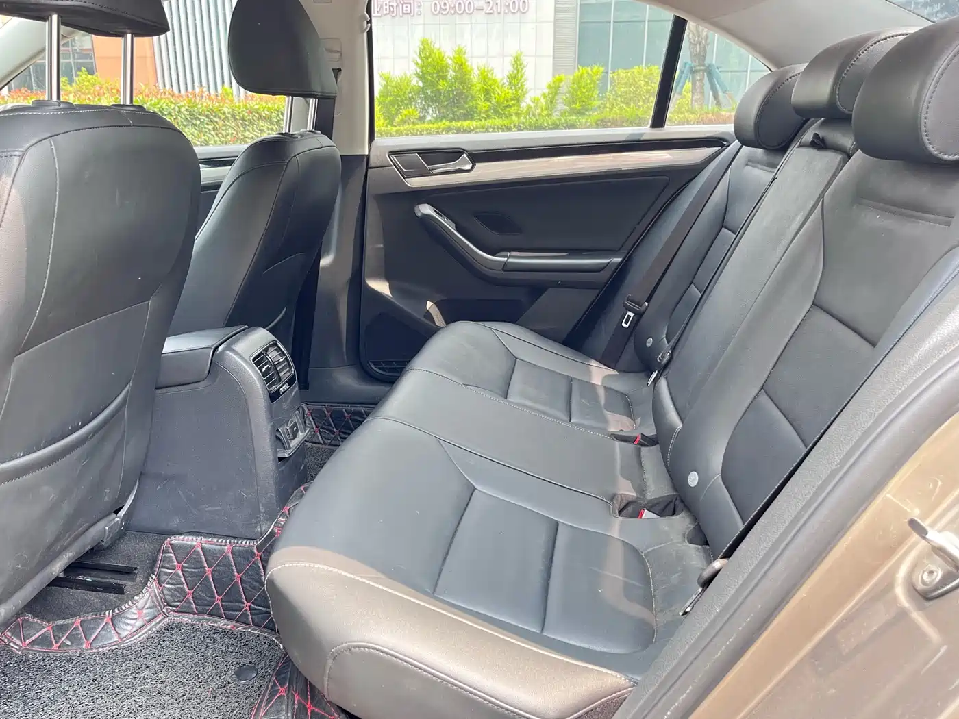 Volkswagen Sagitar 2015 1.6L Automatic Comfort фото 7