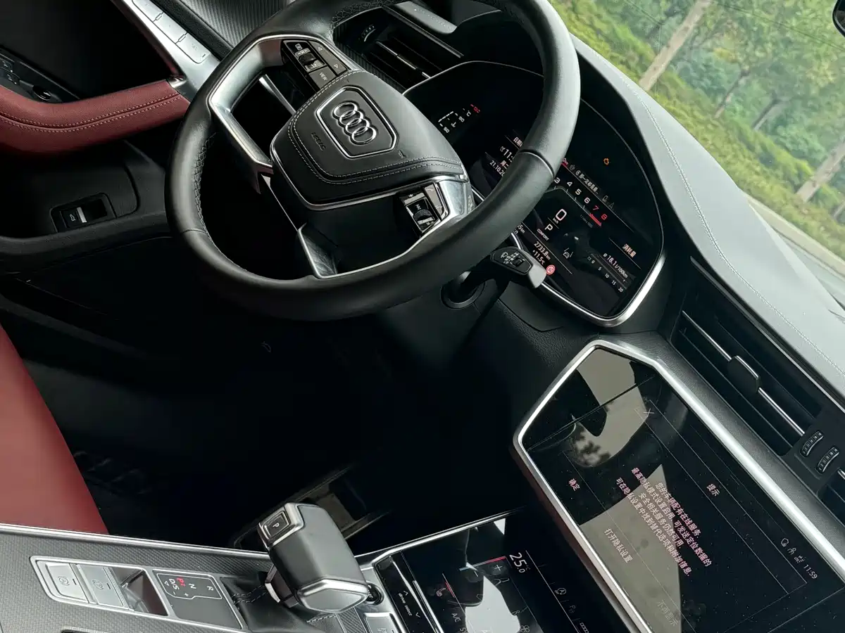 AUDI A7L