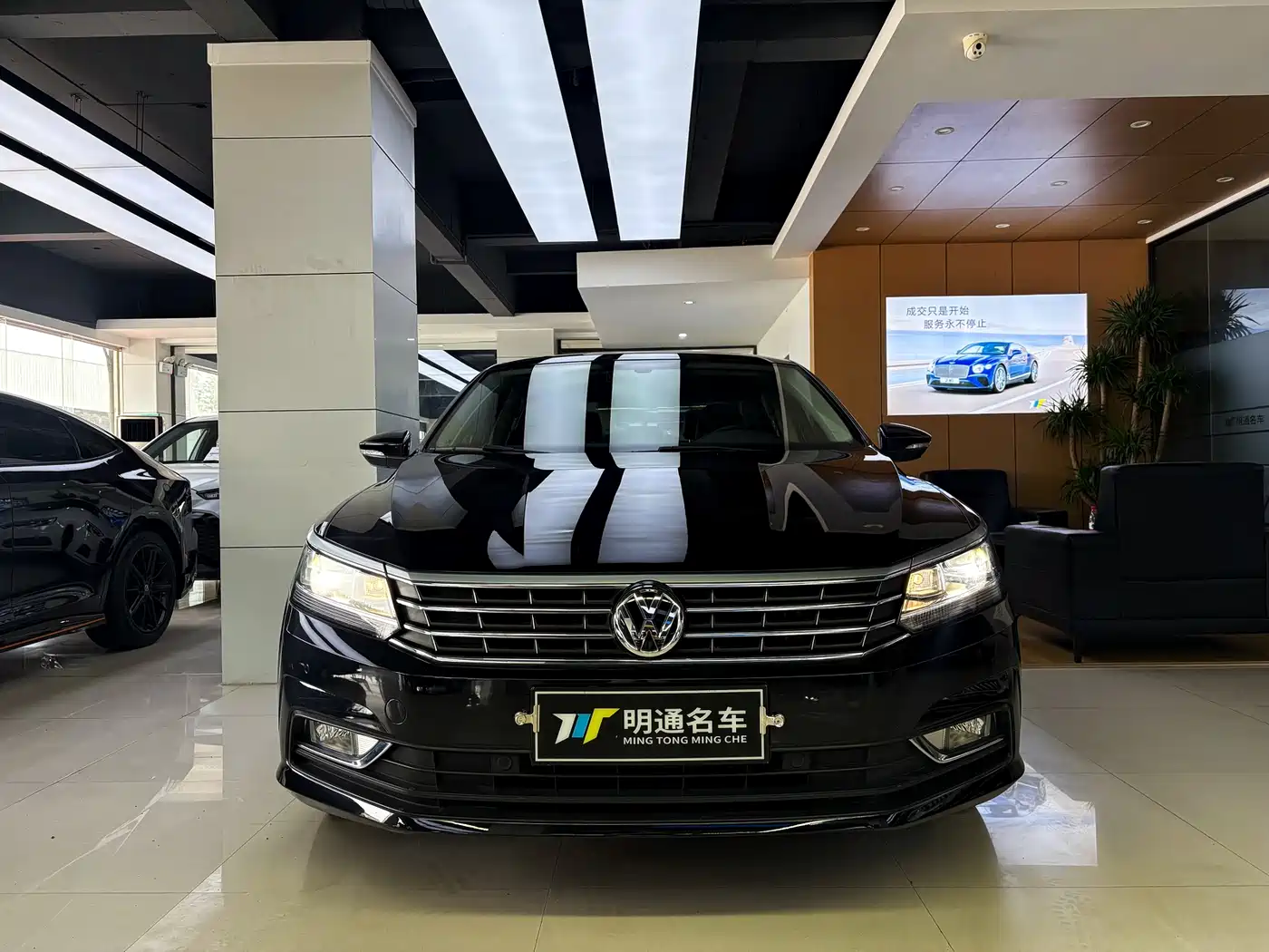 Volkswagen Passat 2017 330TSI DSG Prestige фото 2