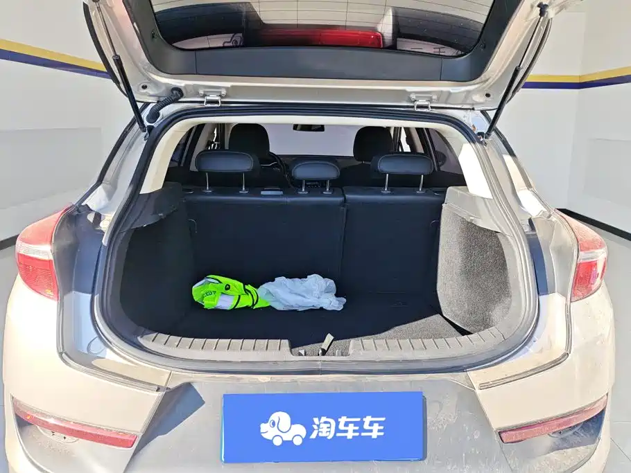 Photo 4 - Geely Emgrand GS