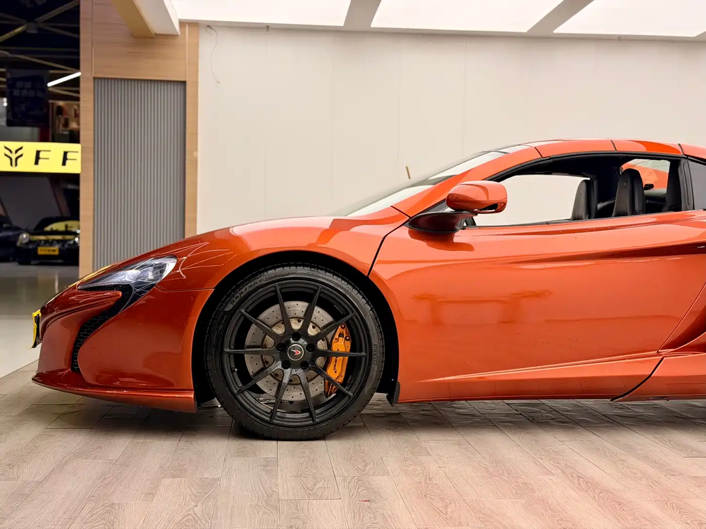 McLaren 625C 2015 3.8T Spider фото 5