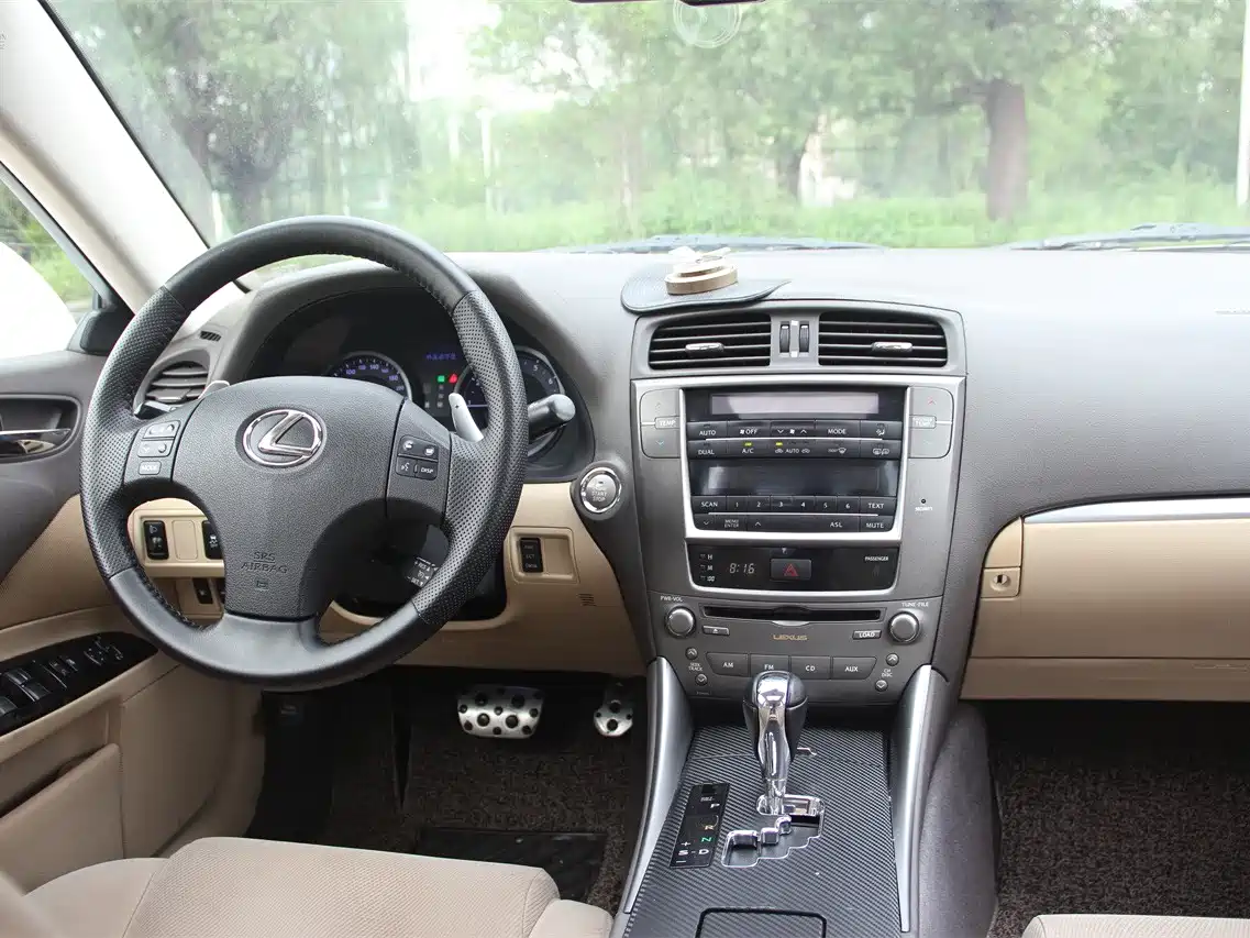 Lexus IS 2011 250 Sport фото 13