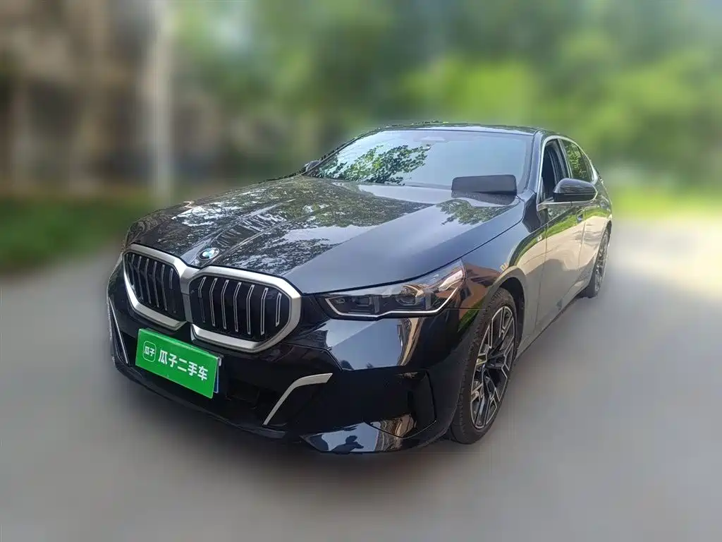 BMW 5 Series 2025 530Li Premium M Sport Package фото 2