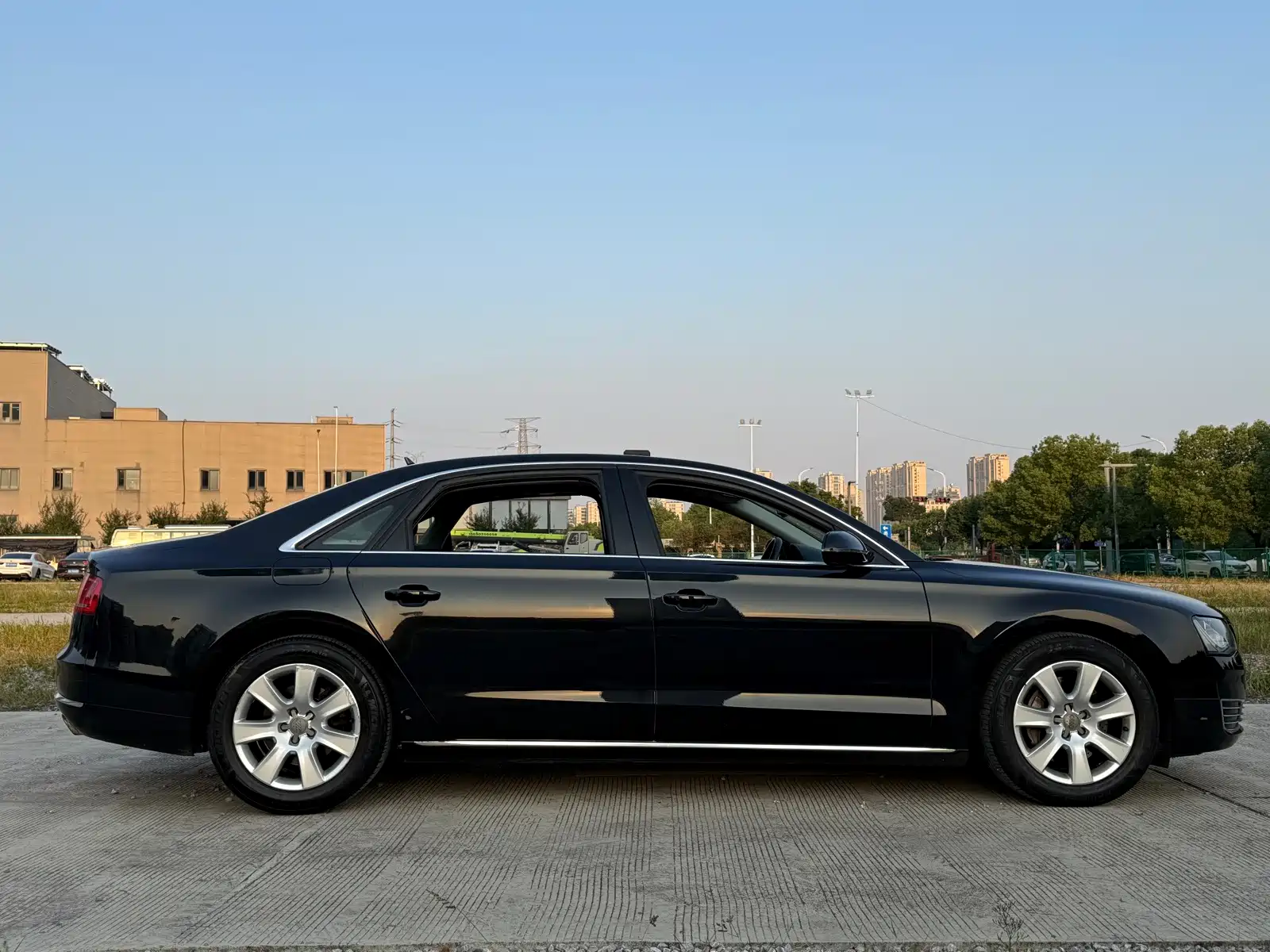 Фото 7 - Audi A8