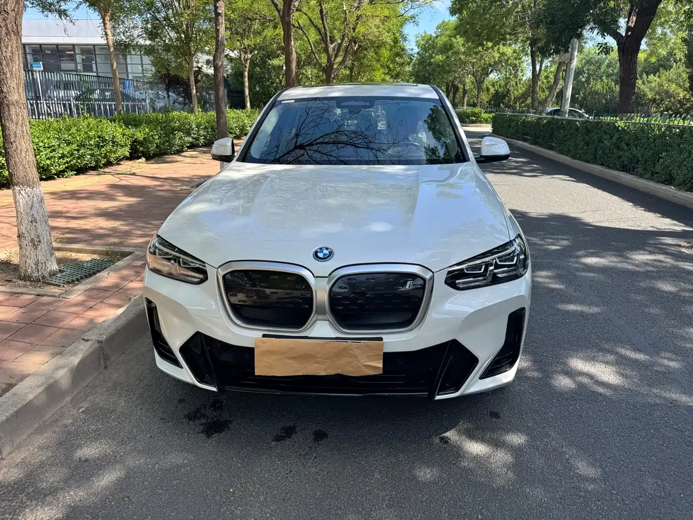 BMW iX3 2024 Leading Edition фото 2