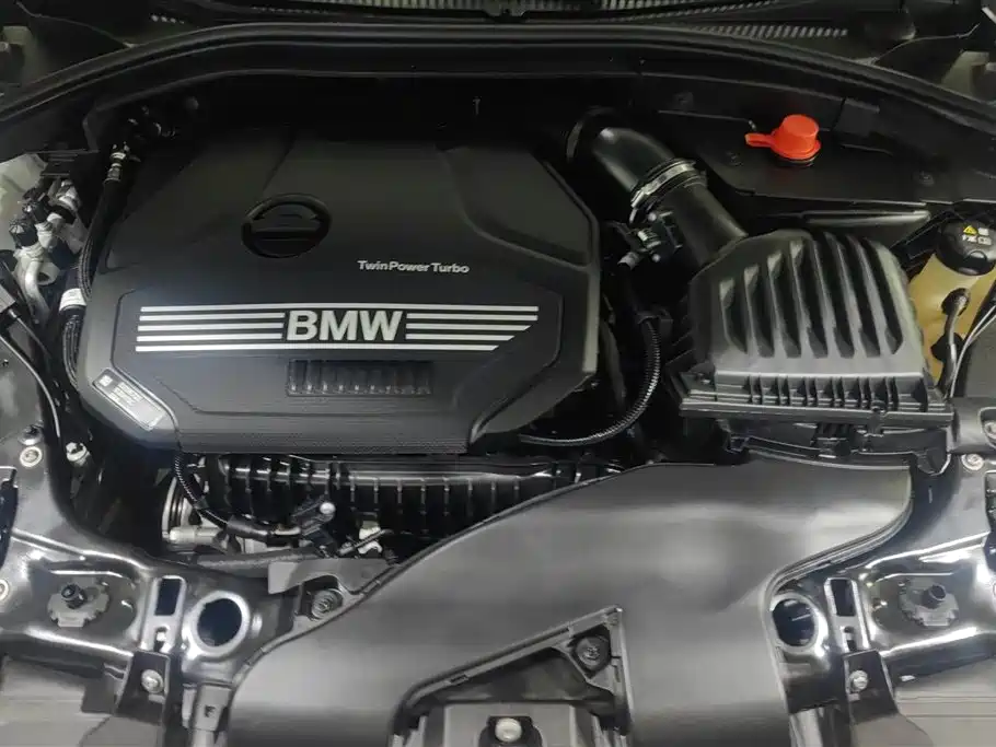 BMW 1 Series 2021 120i M Sport Shadow Edition фото 10