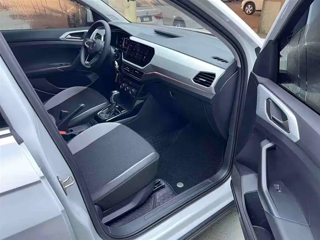 Volkswagen Tanying 2021 1.5L Automatic Smart Connect Edition фото 23