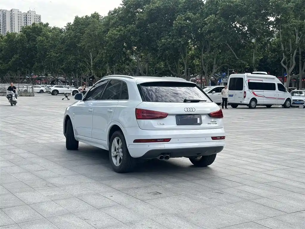 Audi Q3 2018 30th Anniversary Edition 30 TFSI Standard фото 8