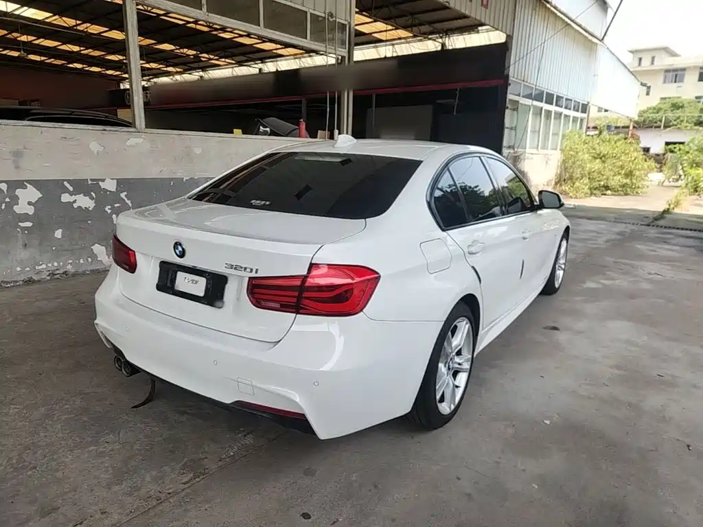 Photo 7 - BMW 3 Series