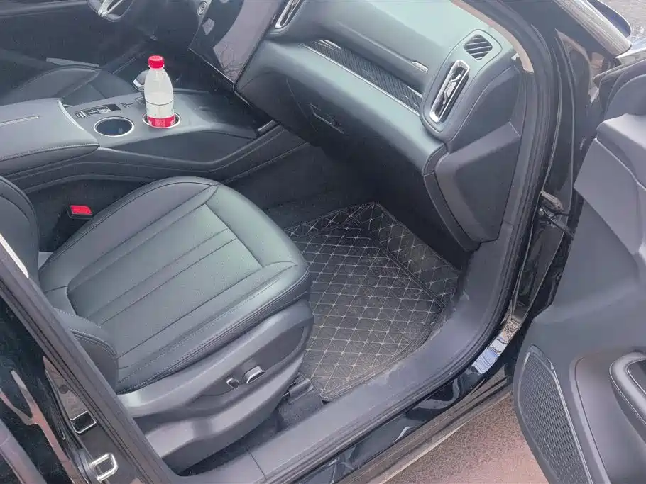 Hongqi HONGQI HS3 PHEV