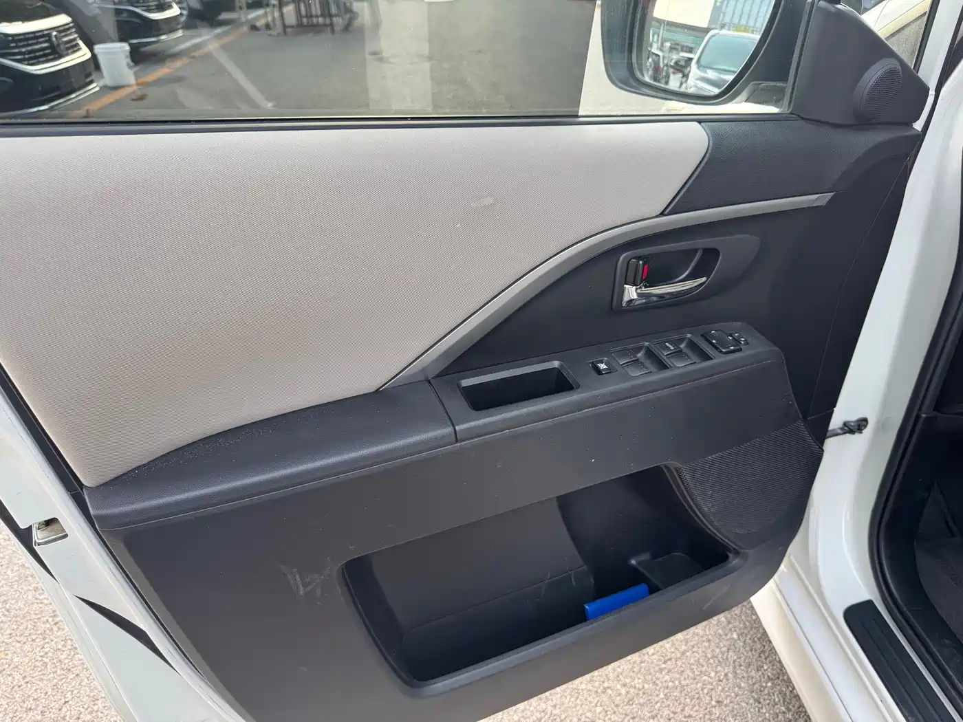 Mazda Mazda5 2015 2013 2.0L Automatic Luxury