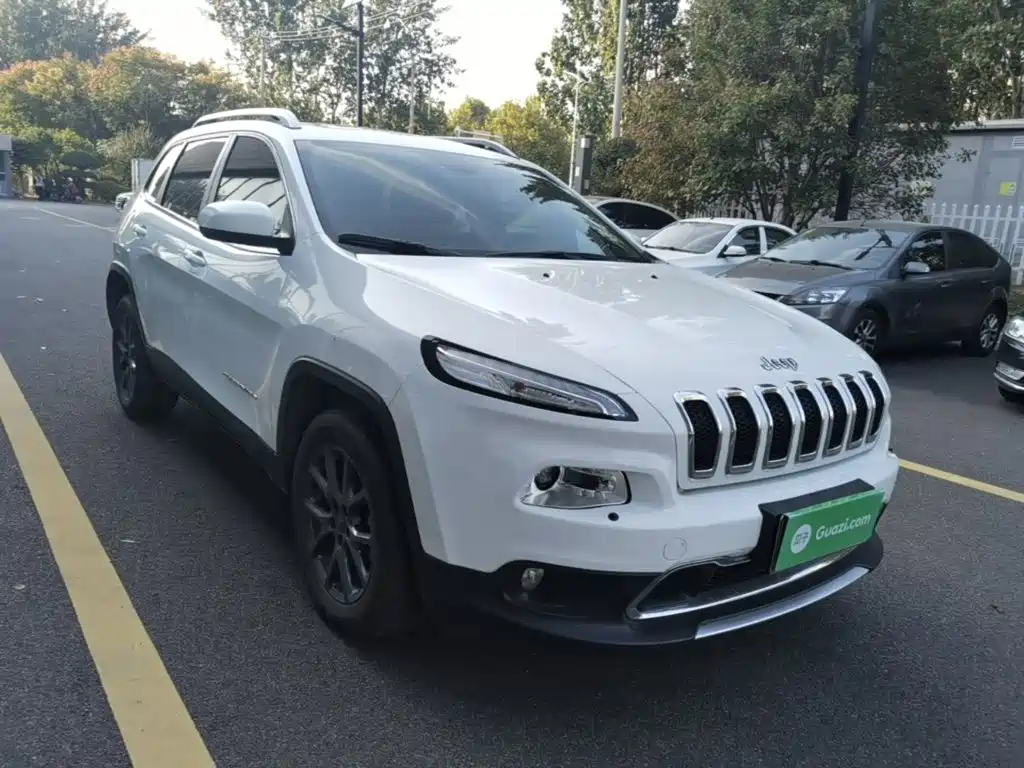 صورة 4 - Jeep Cherokee