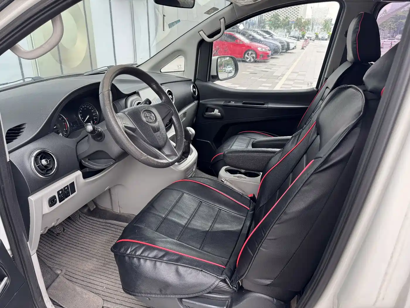 JAC Refine M3 2016 2016 IKEA Edition 1.6L Luxury