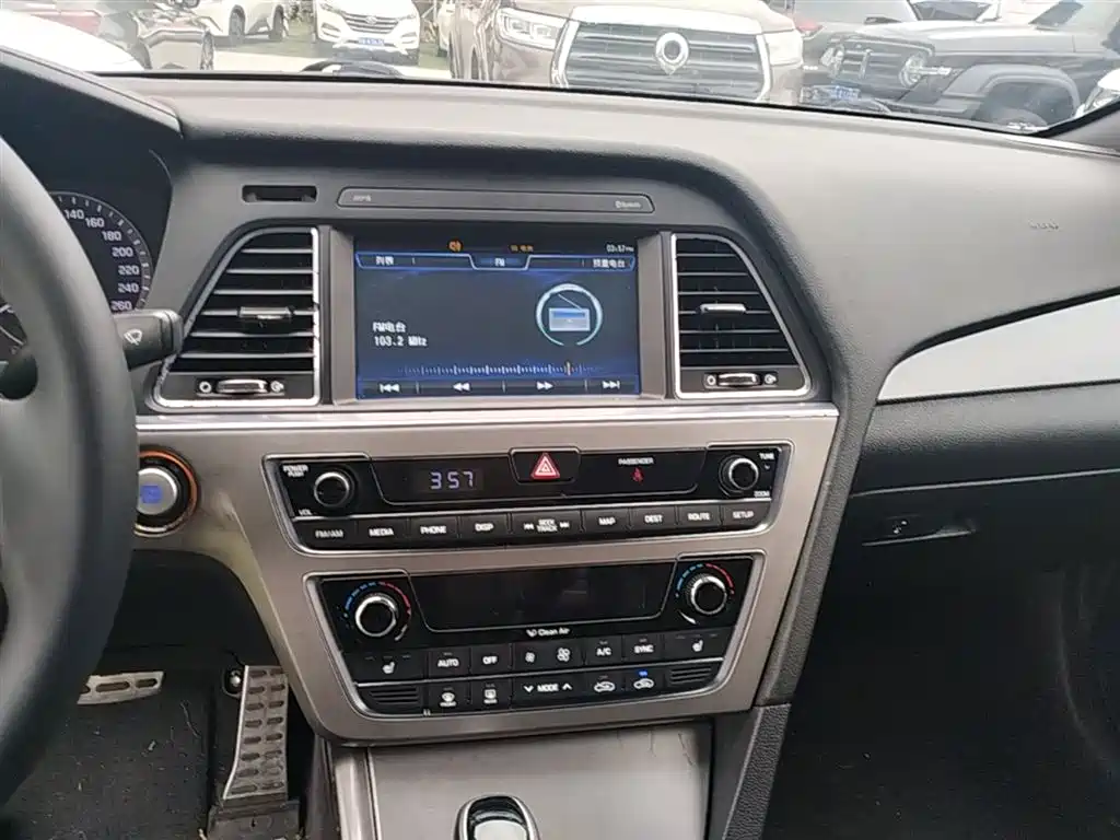Hyundai Sonata 2015 1.6T GLS Smart фото 13