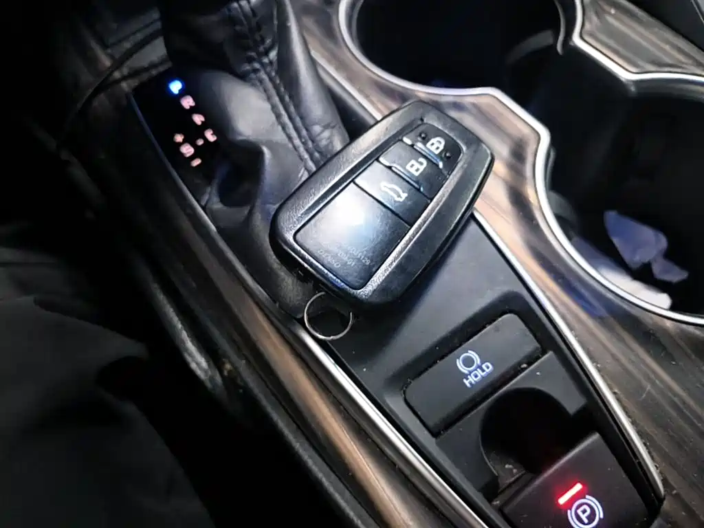 Toyota Camry 2018 2.0G Luxury Edition фото 9