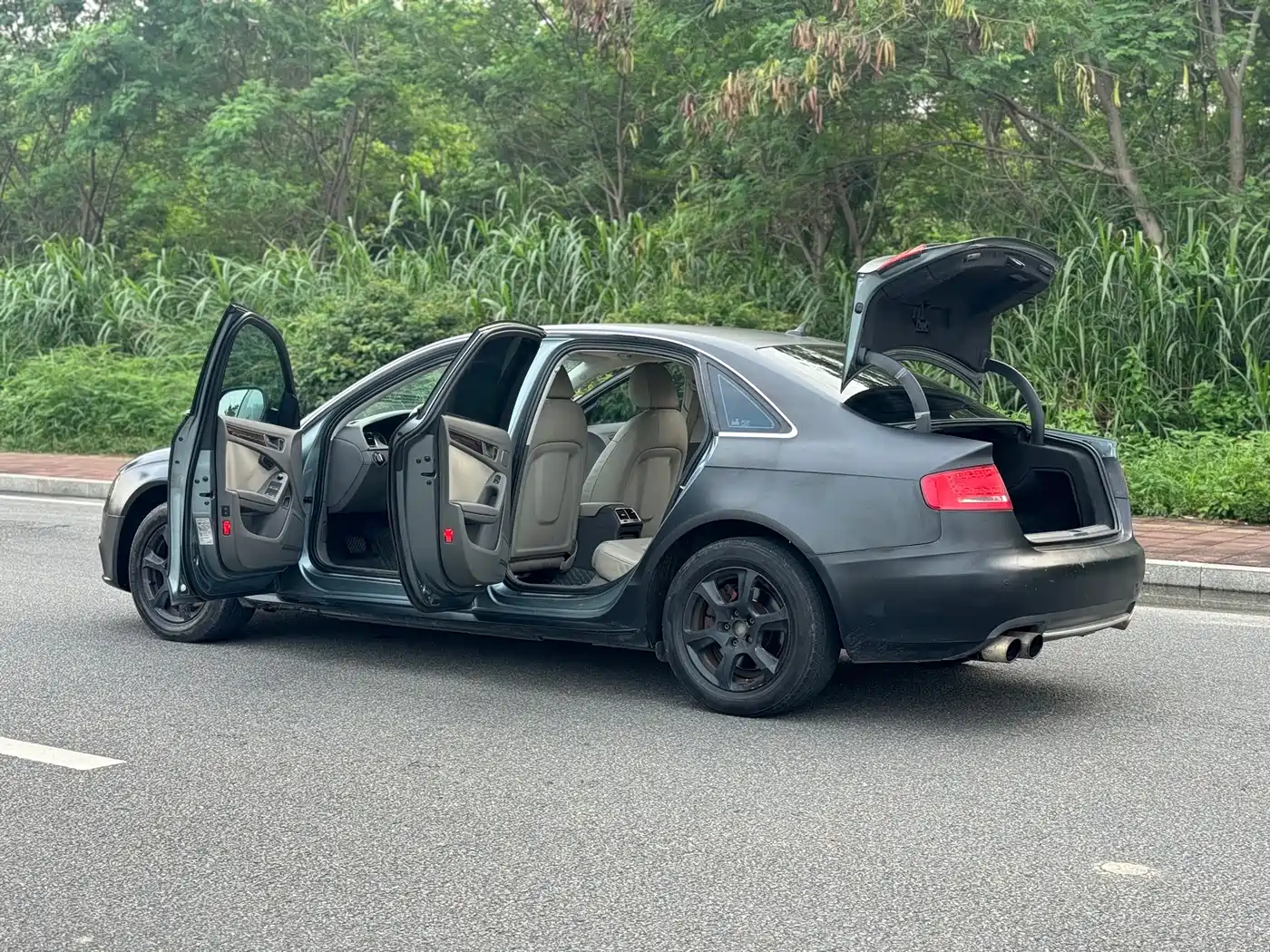 Audi A4L 2010 2.0 TFSI Comfort фото 27