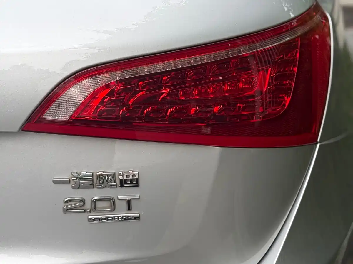 Audi Q5 2011 2.0TFSI Technology фото 17