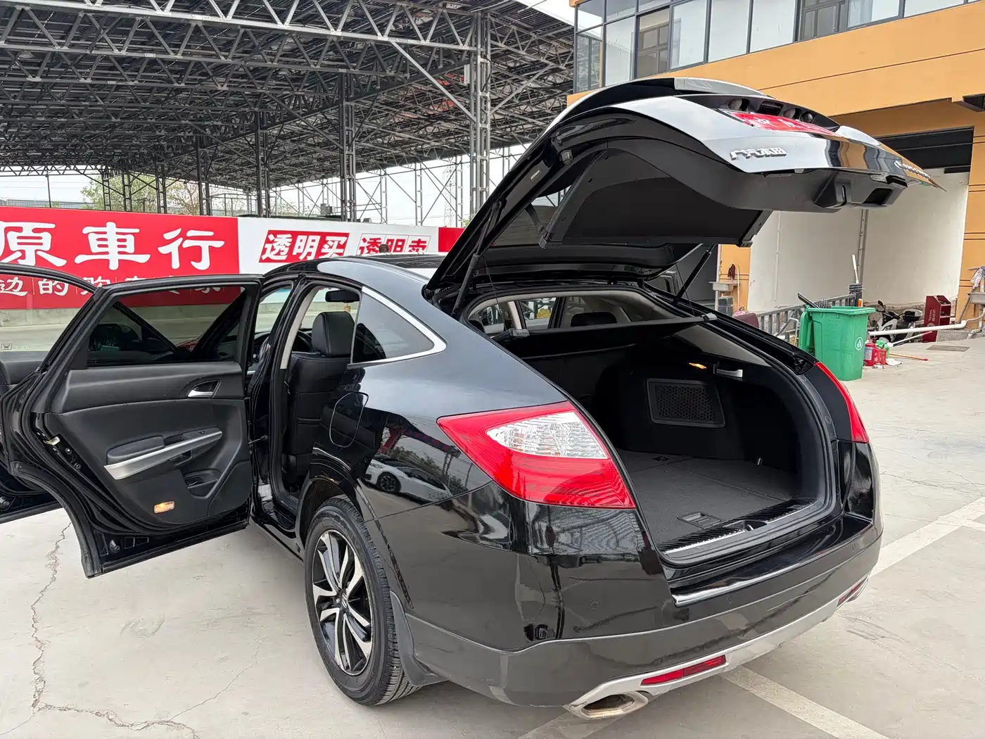 Honda Crosstour 2016 2016 2.4L Luxury Navigation Edition