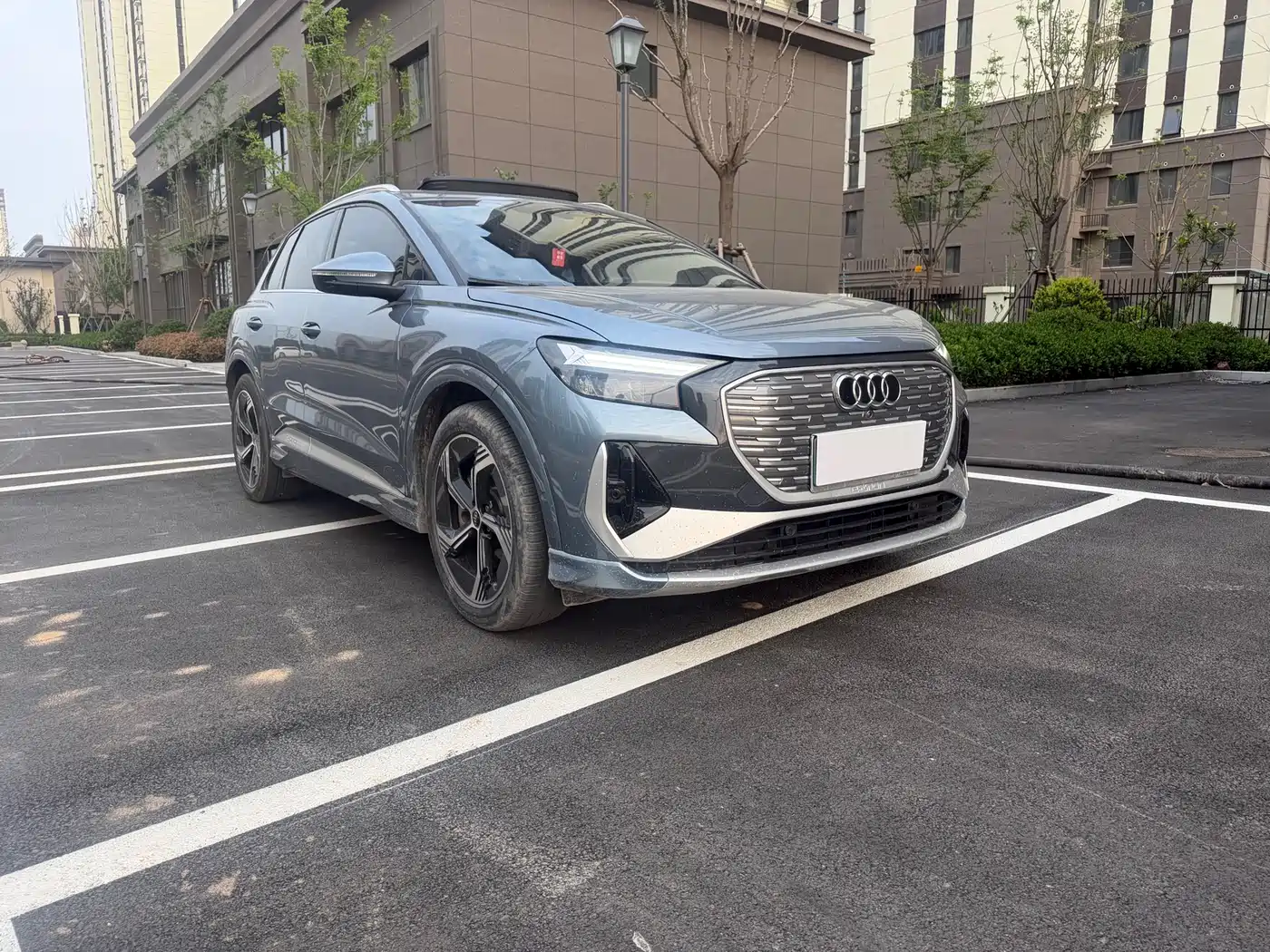 AUDI Q4 E TRON