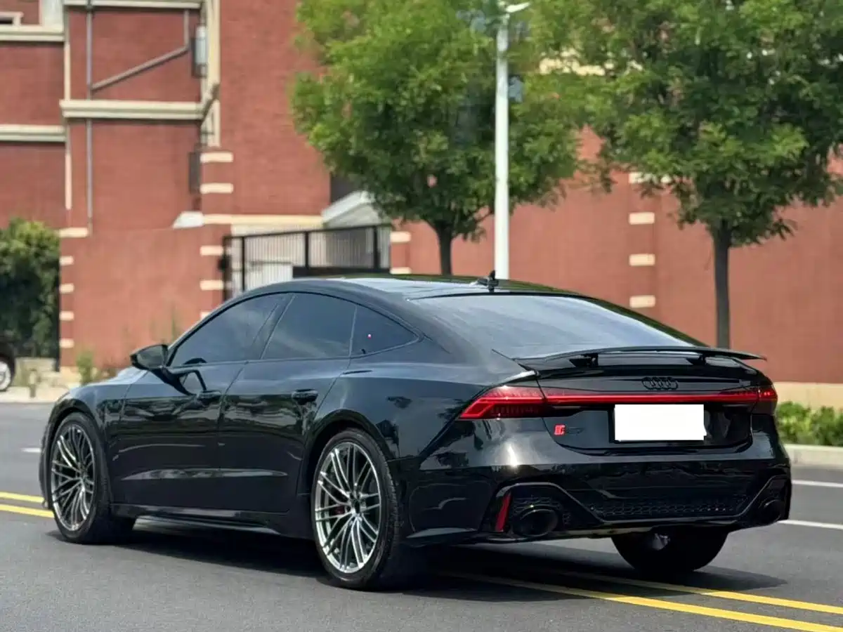 Фото 9 - Audi A7