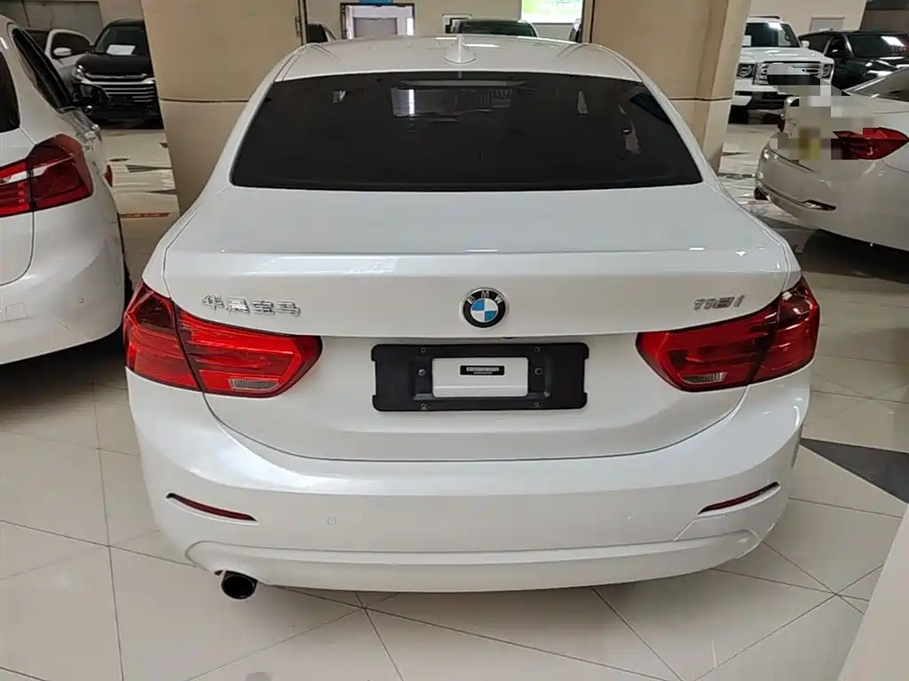 BMW 1 Series 2018 118i Fashion Edition фото 6