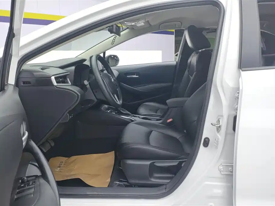 Toyota Corolla 2019 1.2T S-CVT GL Pioneer Edition фото 9