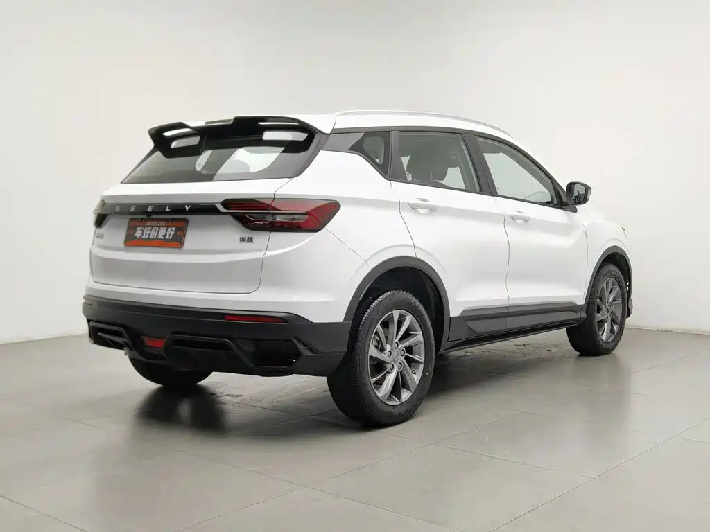 Фото 2 - Geely Binyue
