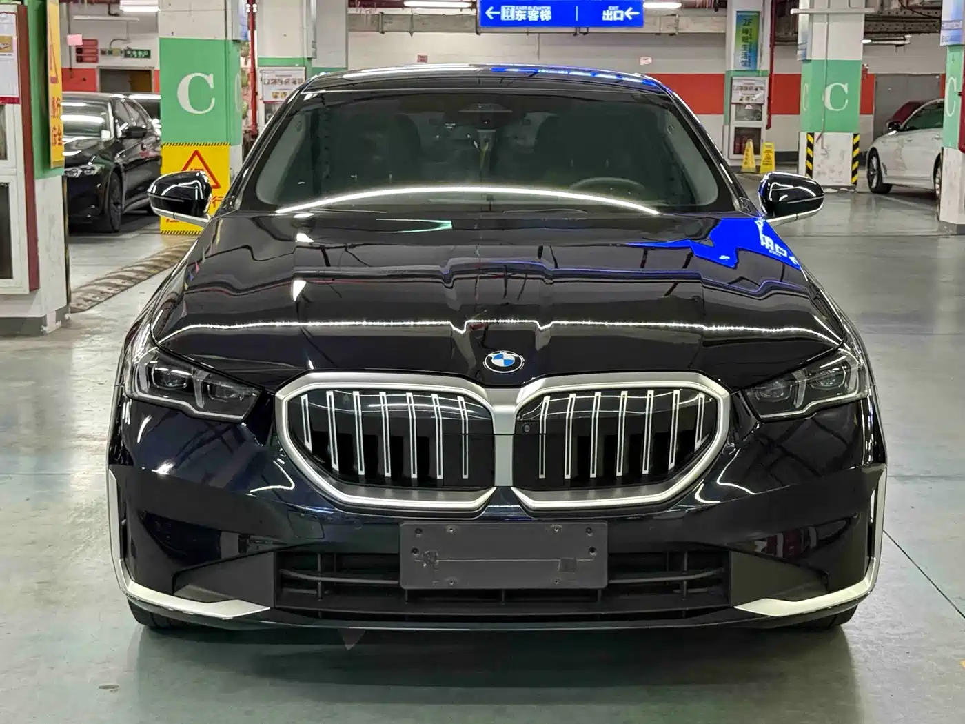 BMW 5 Series 2024 530Li Leading Model Luxury Package фото 2