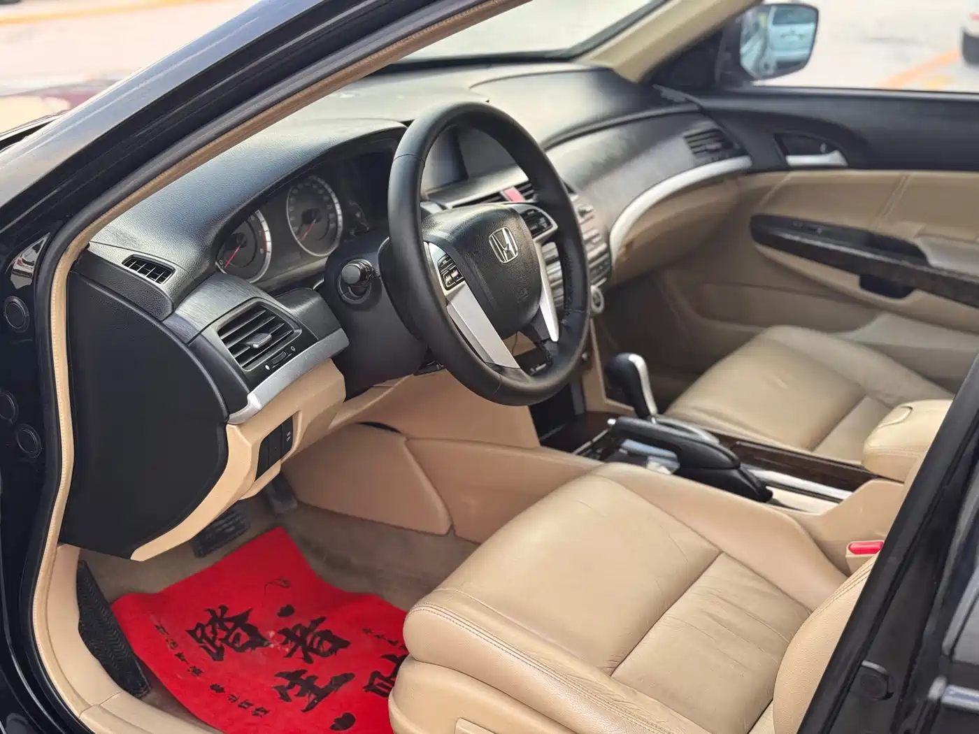 Фото 4 - Honda Accord