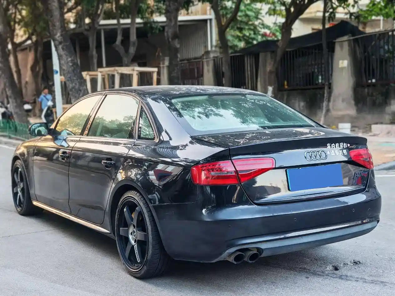 Photo 6 - Audi A4L