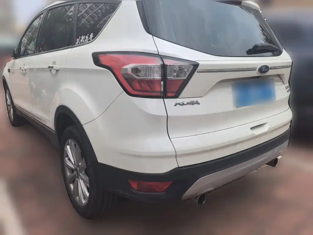 Фото 25 - Ford Kuga