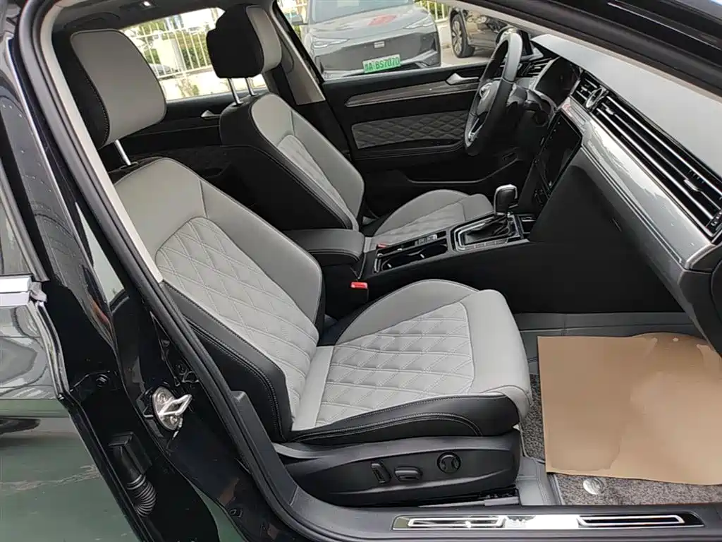 Volkswagen Magotan 2023 2 Million Units Anniversary Edition 330TSI DSG Leading Type фото 25
