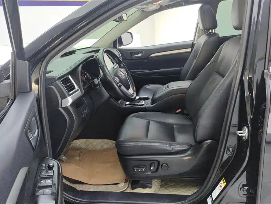 Toyota Highlander 2017 2.0T 2WD Premium 7-Seater фото 9