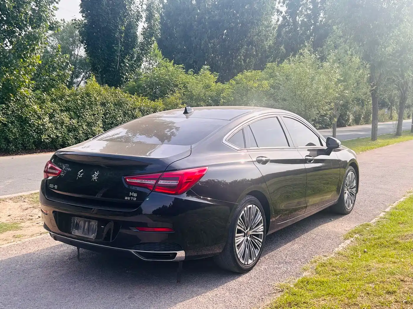 Hongqi H5 2022 Classic 1.8T Auto Smart Connect Flagship Enjoyment Edition фото 11