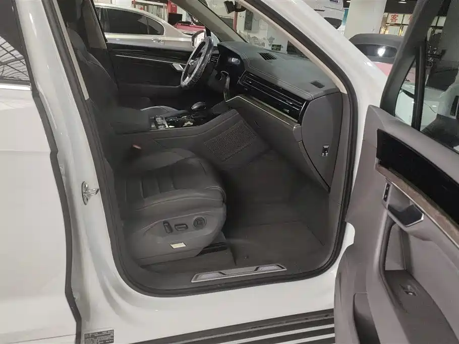Volkswagen Touareg 2020 3.0TSI Enjoyment Edition China VI фото 8