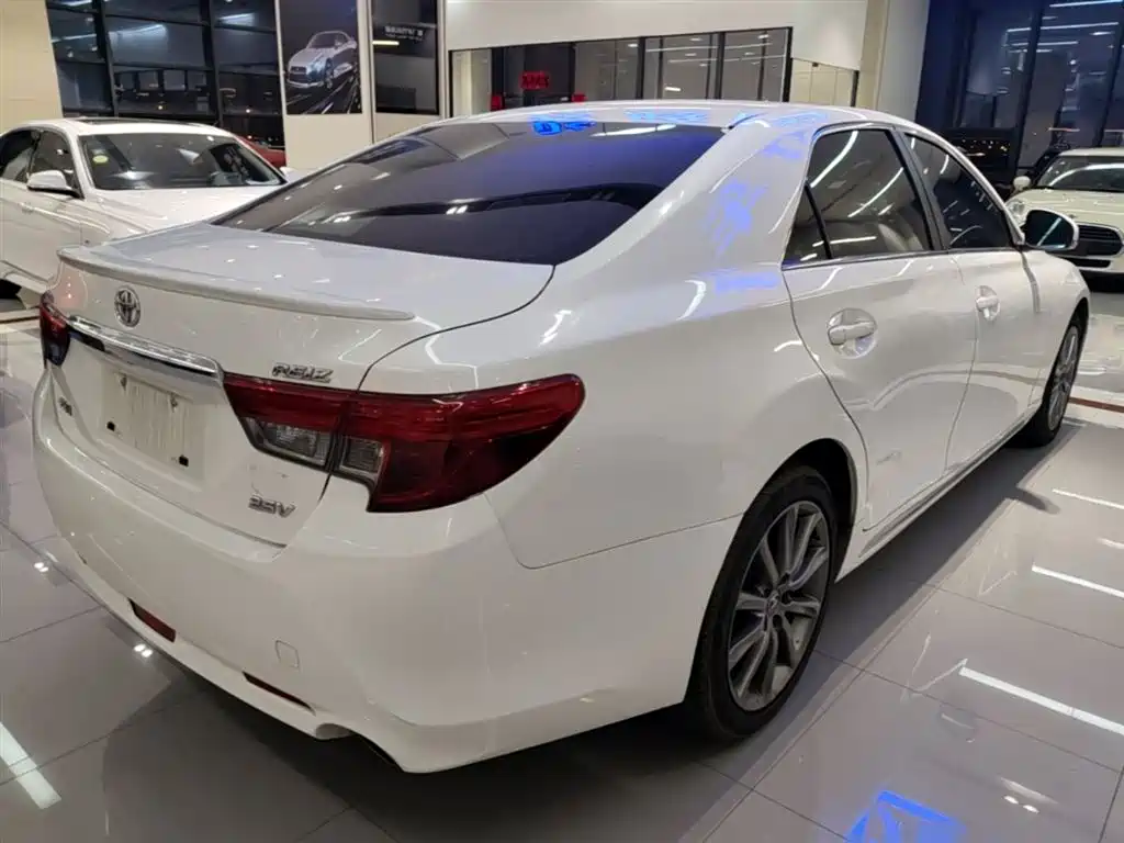 Toyota Reiz 2013 2.5V Premium Edition фото 7