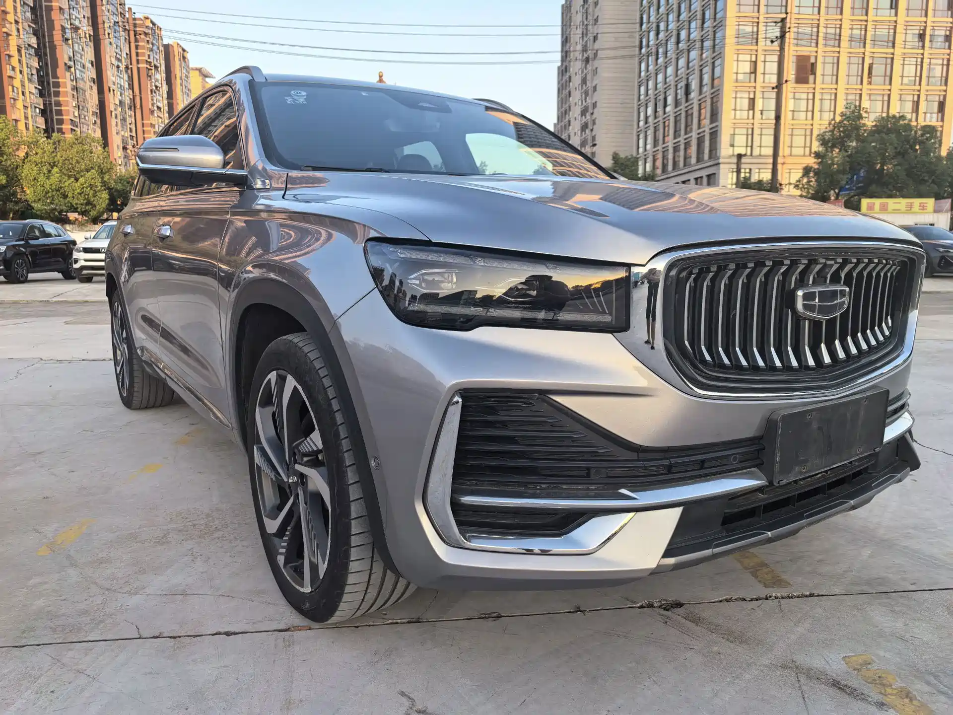 Фото 3 - Geely Monjaro