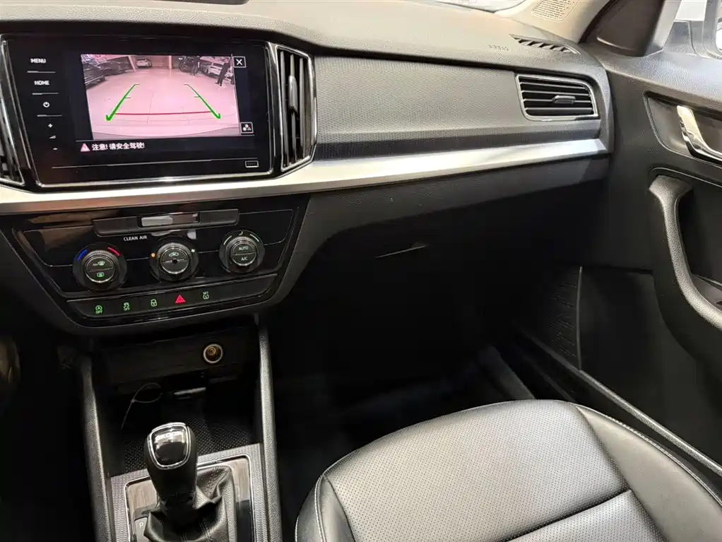 Škoda Kamiq 2022 1.5L Automatic Comfort Edition фото 12