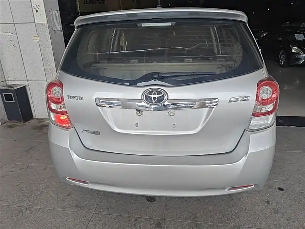 Toyota E'Z 2014 Xingyao 180E CVT Elite фото 6