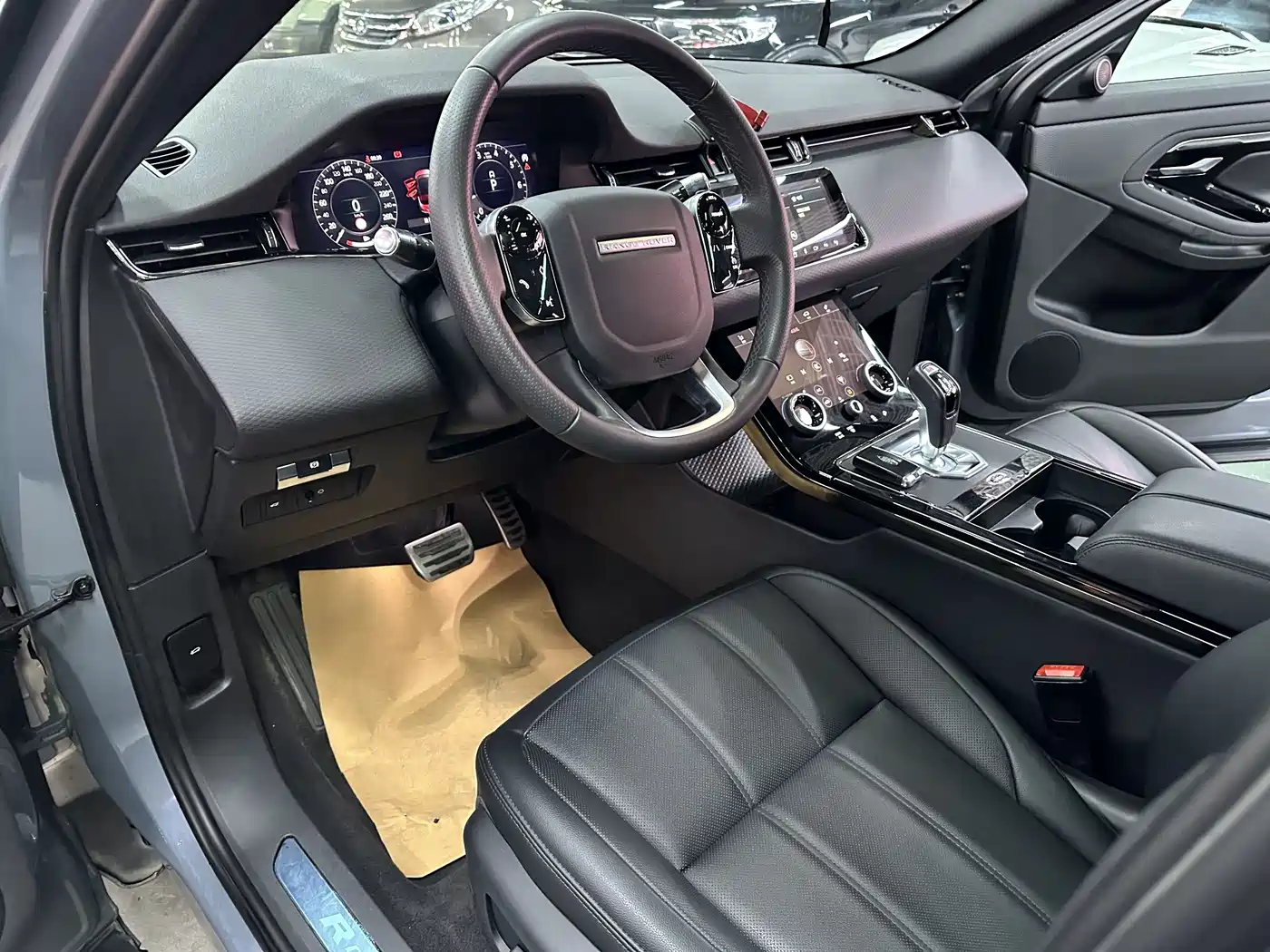 Land Rover Range Rover Evoque 2020 249PS R-DYNAMIC S Sport Edition фото 8