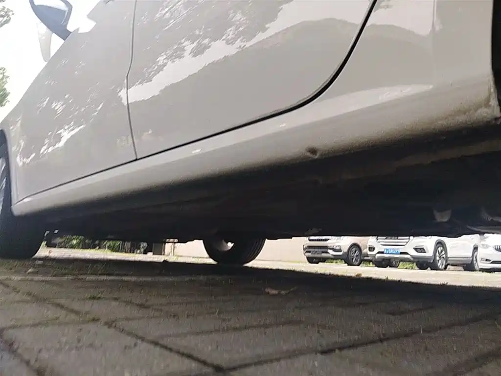 Volkswagen Lavida 2017 1.6L Automatic Comfort Edition фото 22