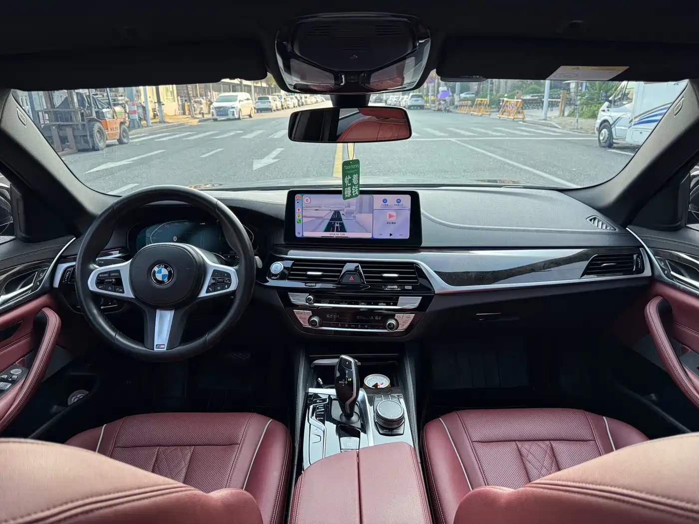 BMW 5 Series 2021 525Li M Sport Package фото 8