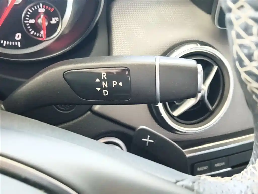 Mercedes-Benz CLA (Import) 2017 Facelift CLA 200 Dynamic фото 14
