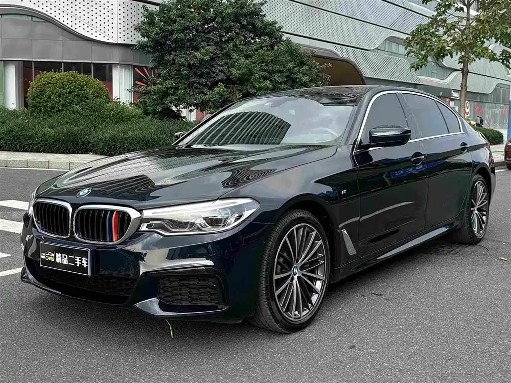 Photo 1 - BMW 5 Series