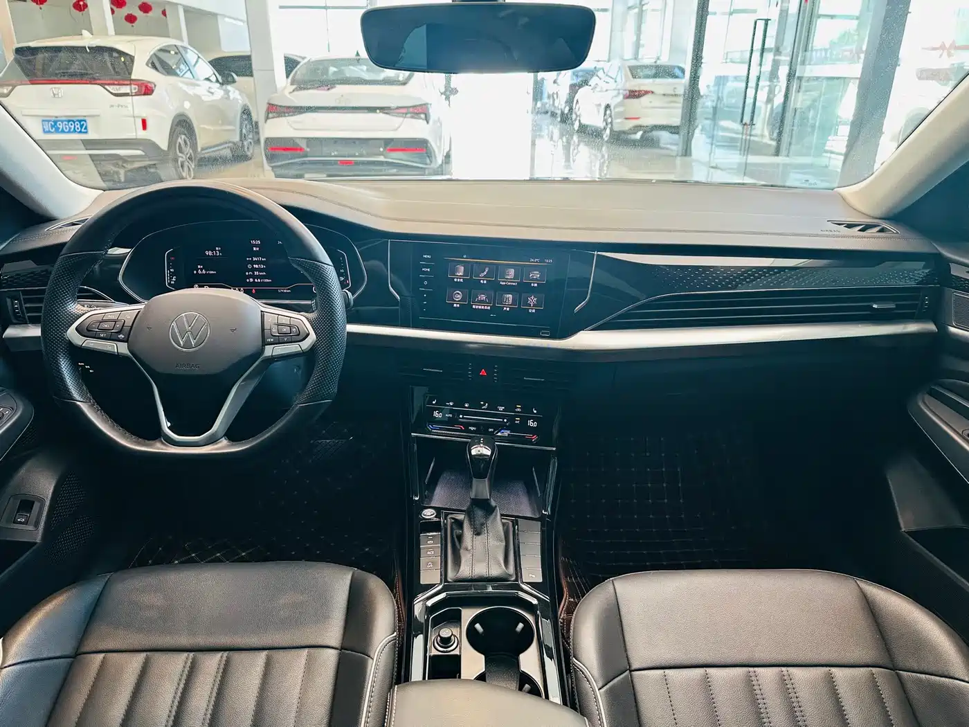 Volkswagen Passat 2022 280TSI Elite Edition фото 8