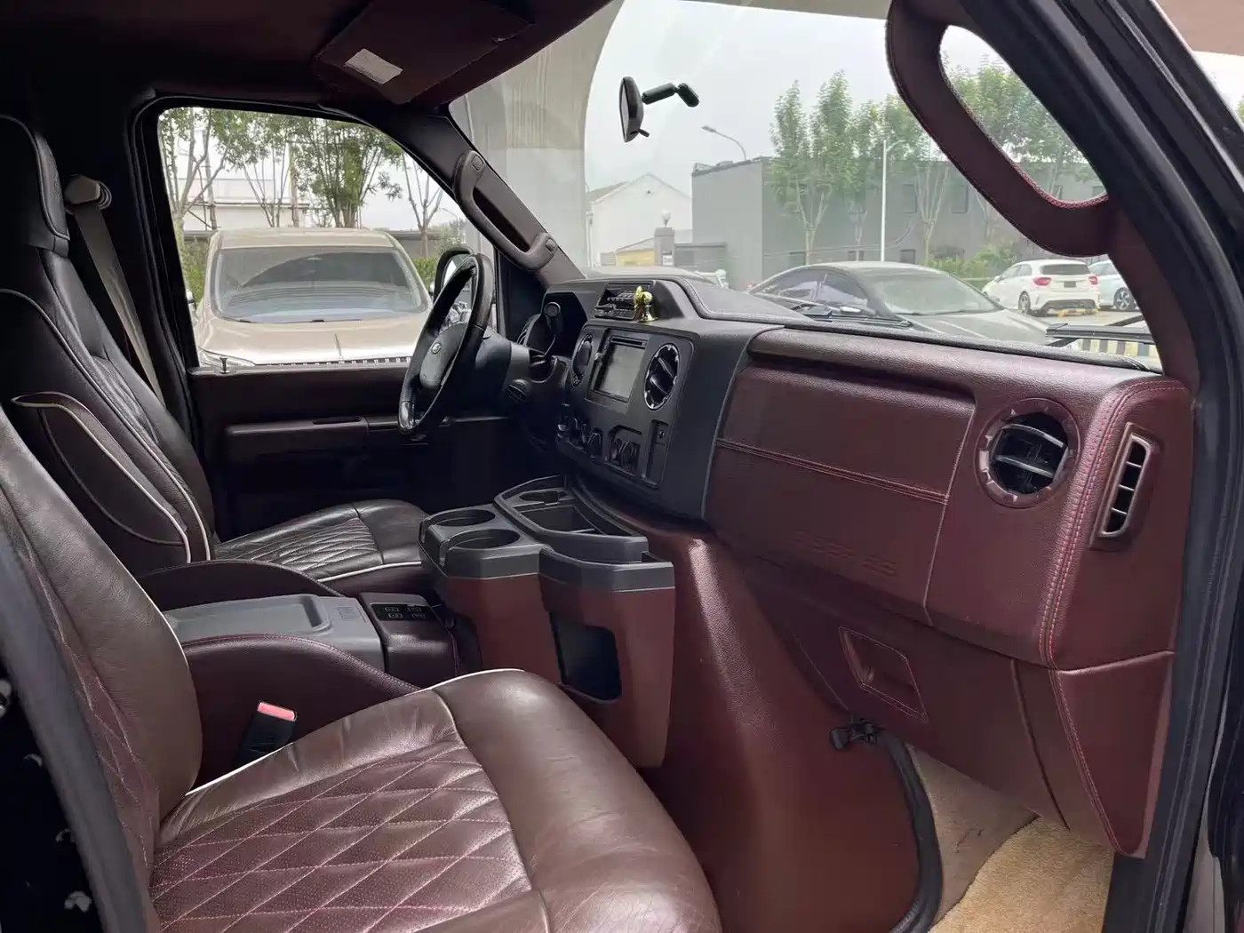 Ford E350 2015 2011 5.4L Platinum Limited Edition